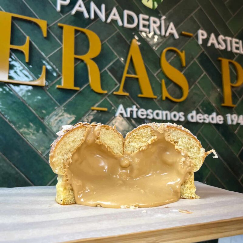 Dulce Setas rellenas de la panaderia pasteleria Eras Pan - Obrador Panadería y Pastelería Dulce Setas rellenas de la panaderia pasteleria Eras Pan - Obrador Panadería y Pastelería